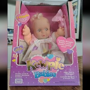 KEWPIE BABIES DOLL  16" SOFT BODY ROSE ART GIGGLES 1993 VINTAGE SEALED EASTER